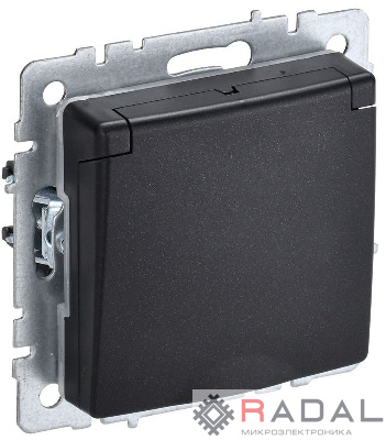 Розетка BRITE РСбш10-3-БрЧ 16А IP20 с заземл. защ. шторки с крышкой черн. IEK BR-R16-16-K02