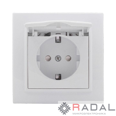 Розетка 1-м СП Минск 16А IP20 с заземл. защ. шторки с крышкой бел. Basic EKF ERR16-029-100